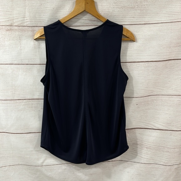 Gently used Ann Taylor navy blue women's shell tank top size Medium - Picture 5 of 7